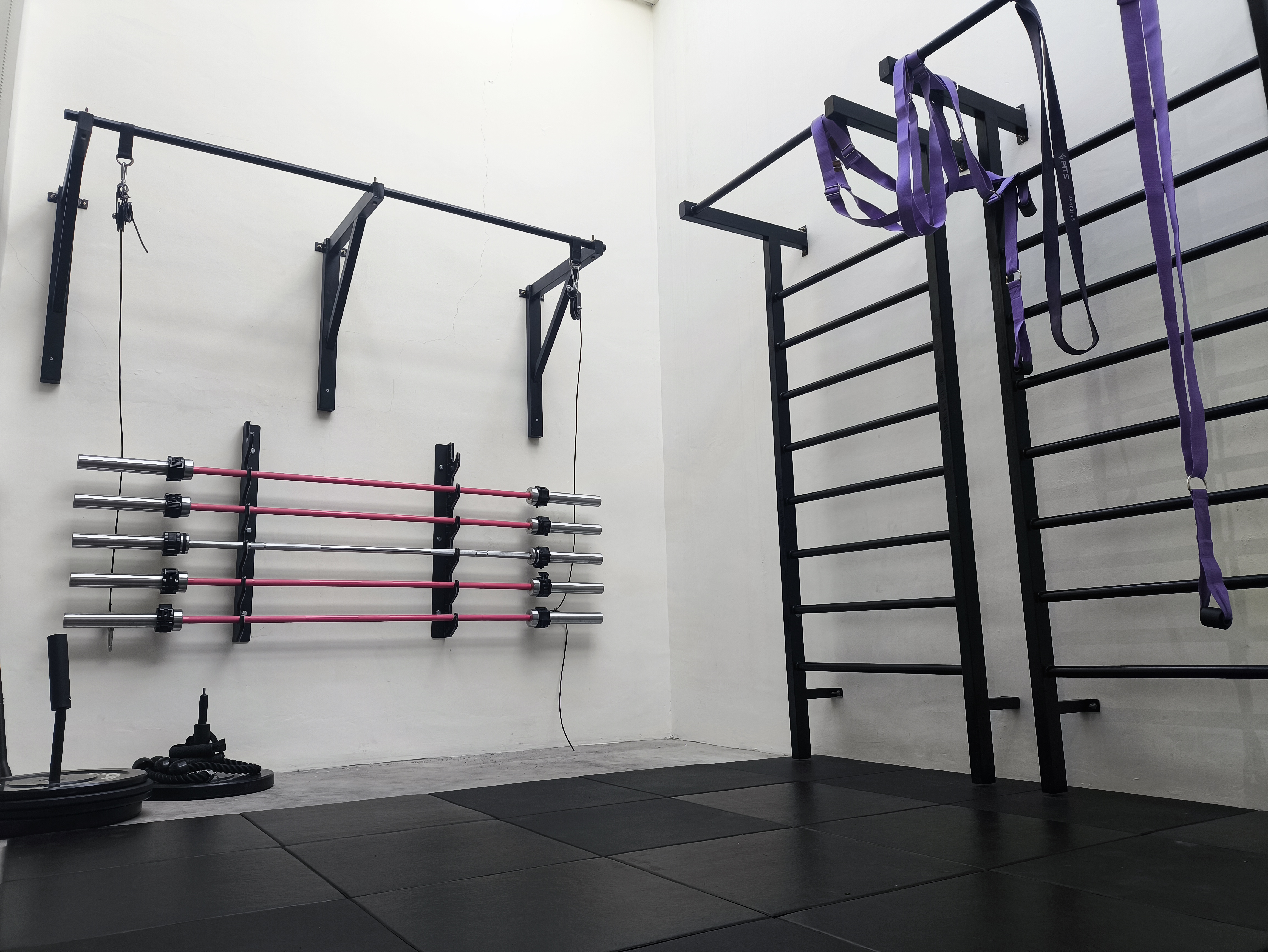 Suasana studio NIKIFIT
